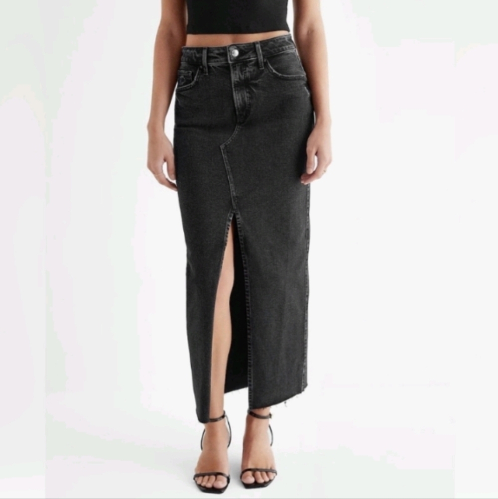Express high waisted black raw hem denim front slit maxi skirt sz 4